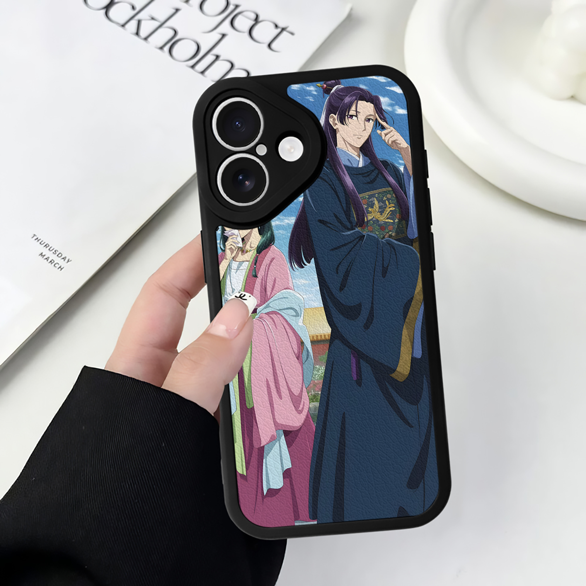 （画像用） 薬屋のひとりごと The Apothecary Diaries 【iPhone 16シリーズ対応】シリコンスマホケース（レザー調） 材質：シリコン